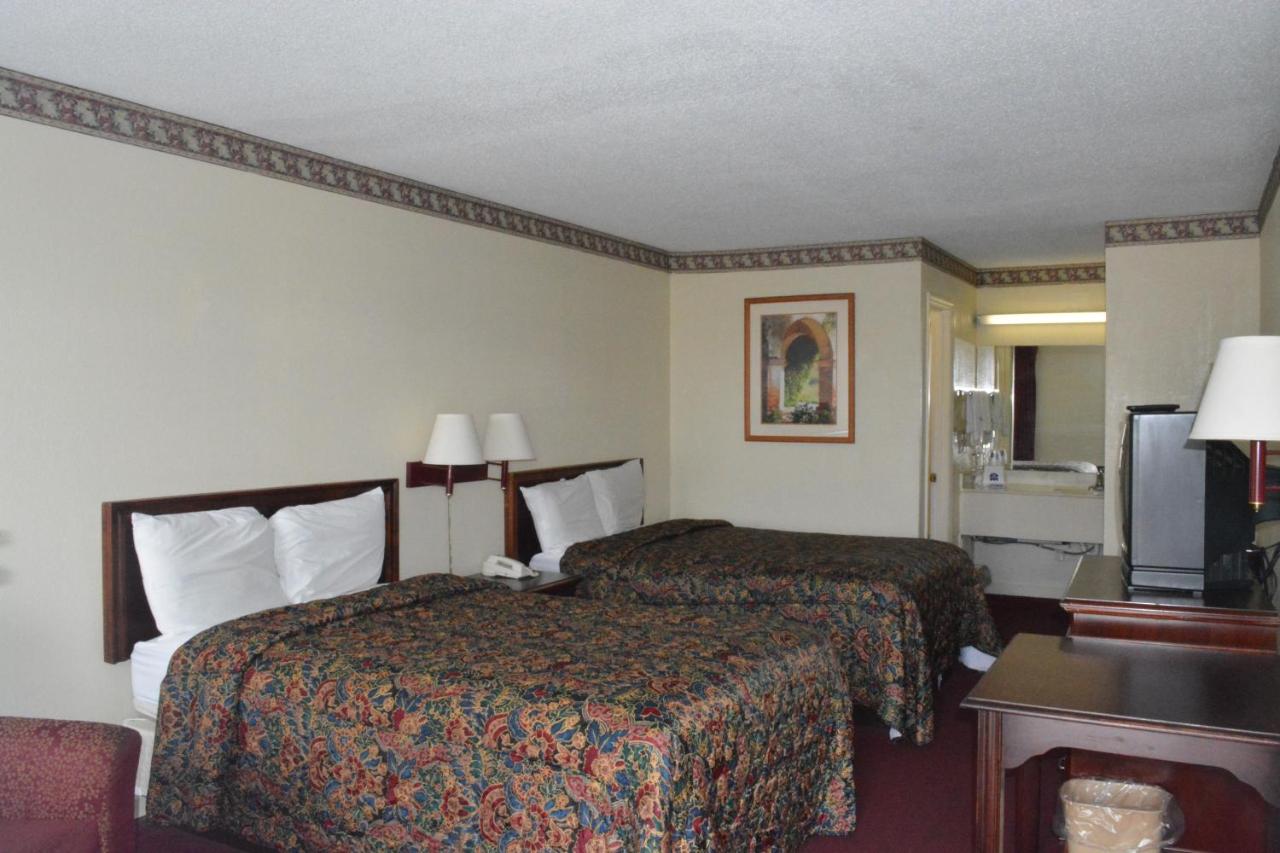| Knights Inn Hurricane Mills