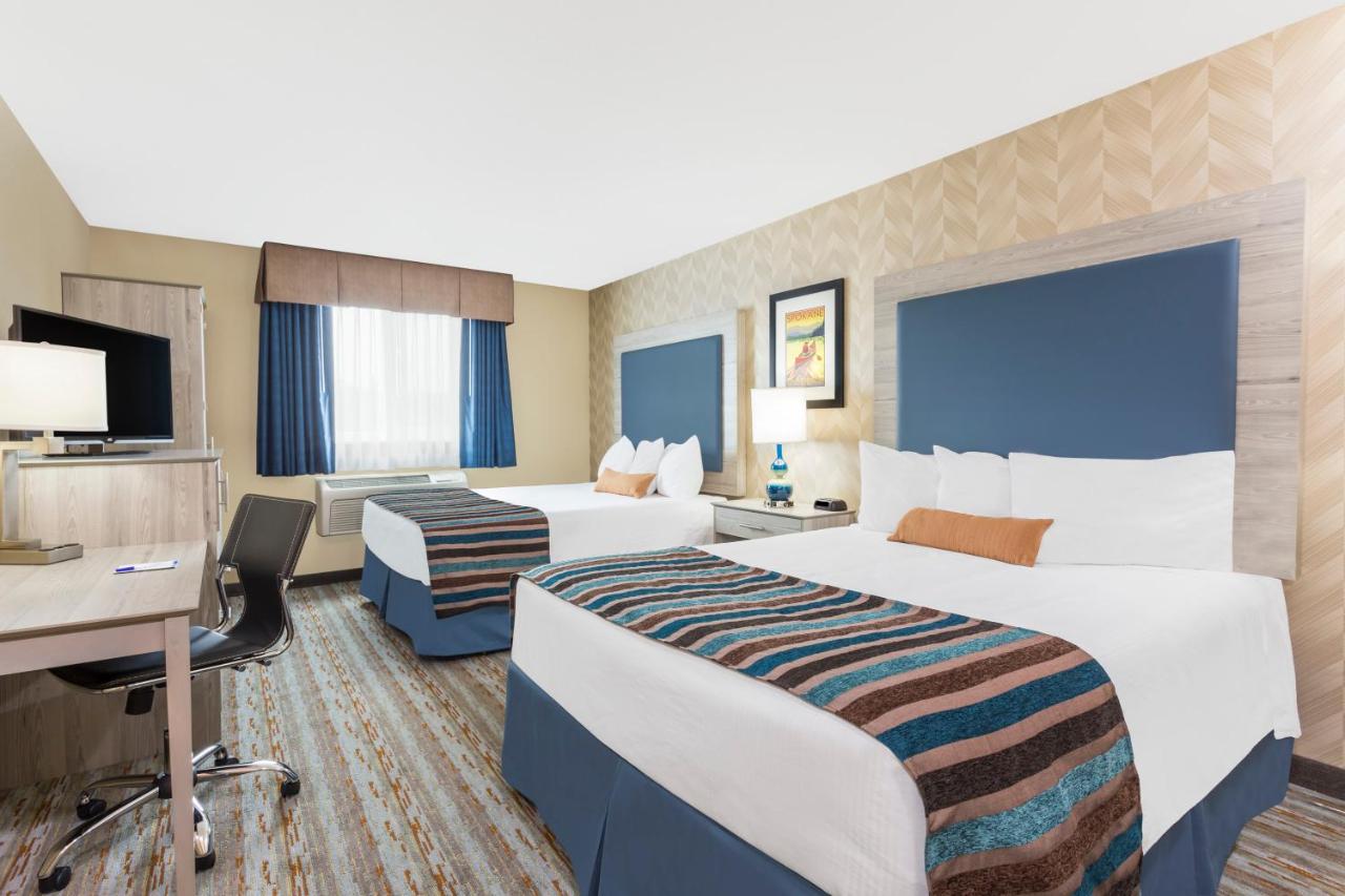 Queen Room with Two Queen Beds at SilverStone Inn & Suites Spokane Valley
