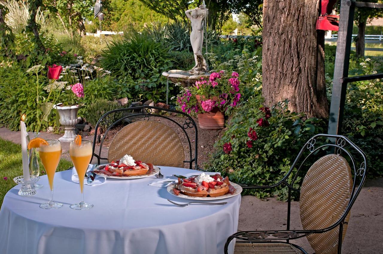| Cozy Rose Inn