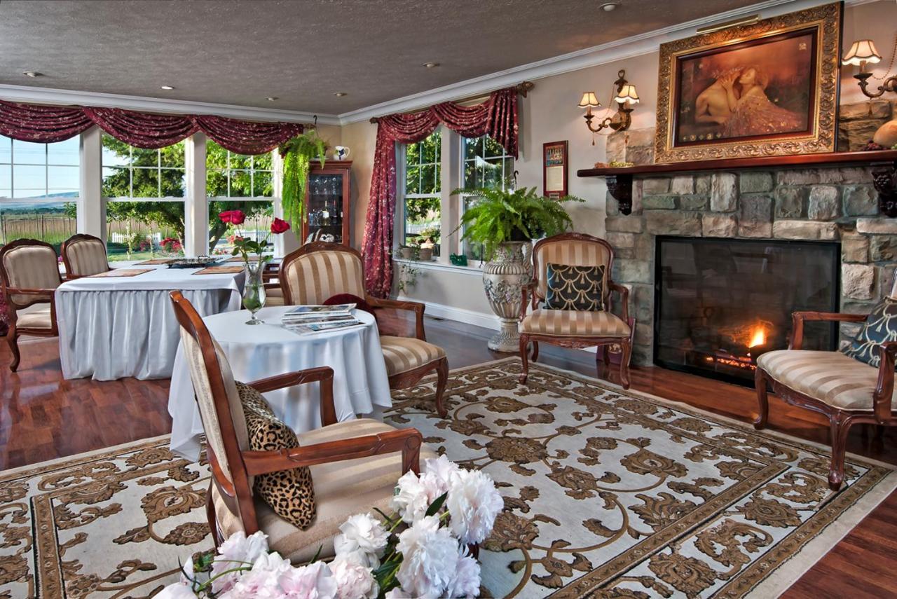 | Cozy Rose Inn