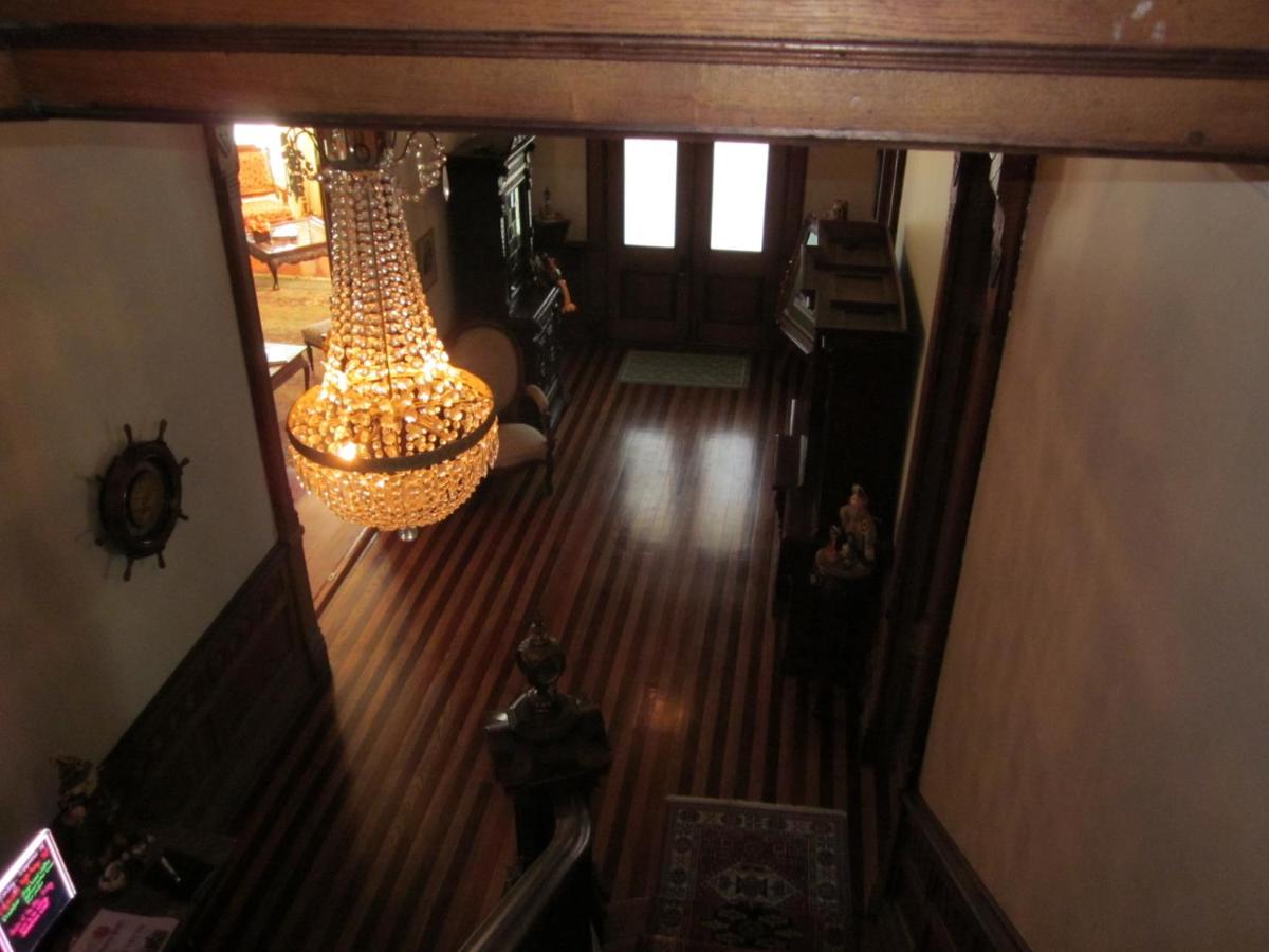 | Baer House Inn