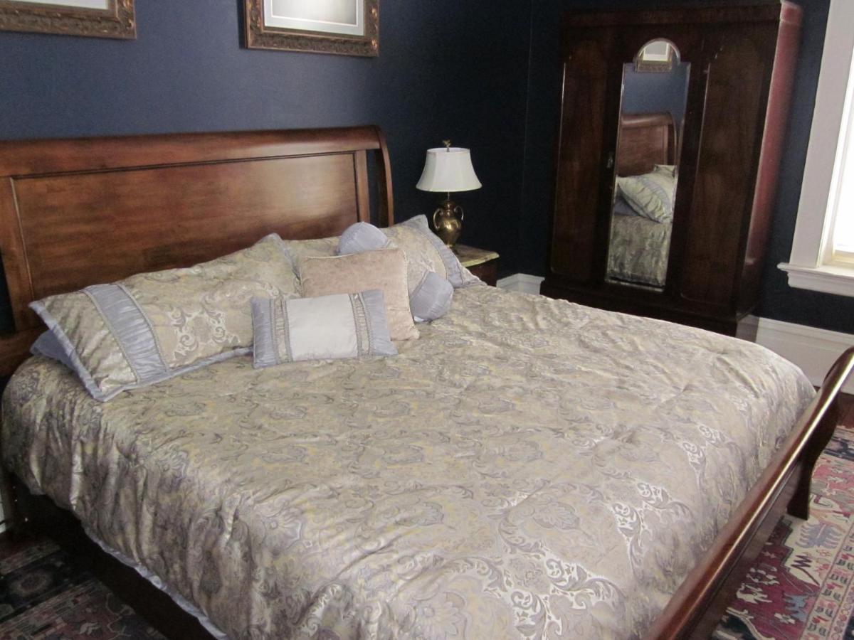 | Baer House Inn