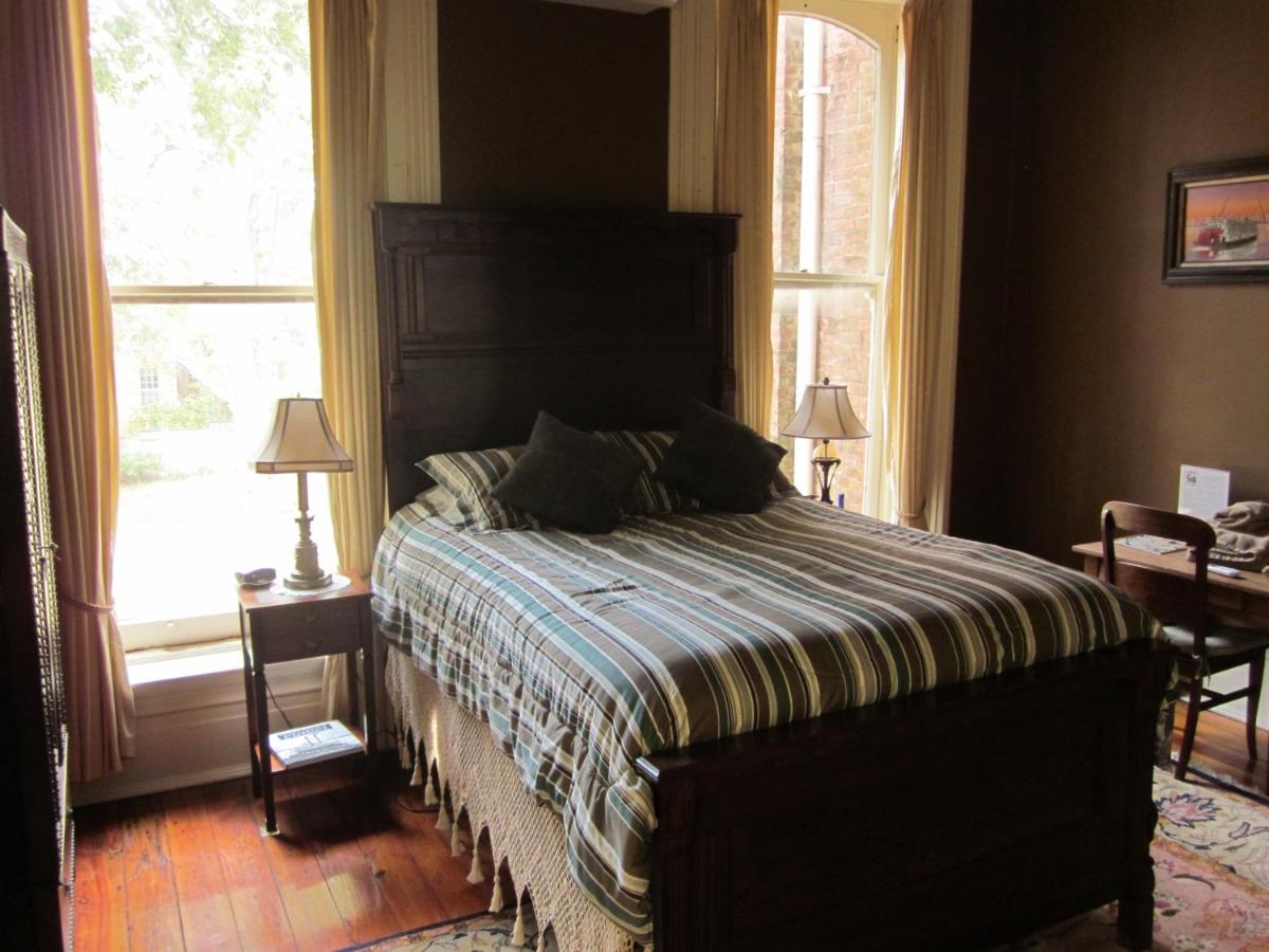 | Baer House Inn