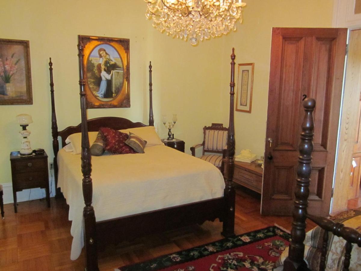 | Baer House Inn