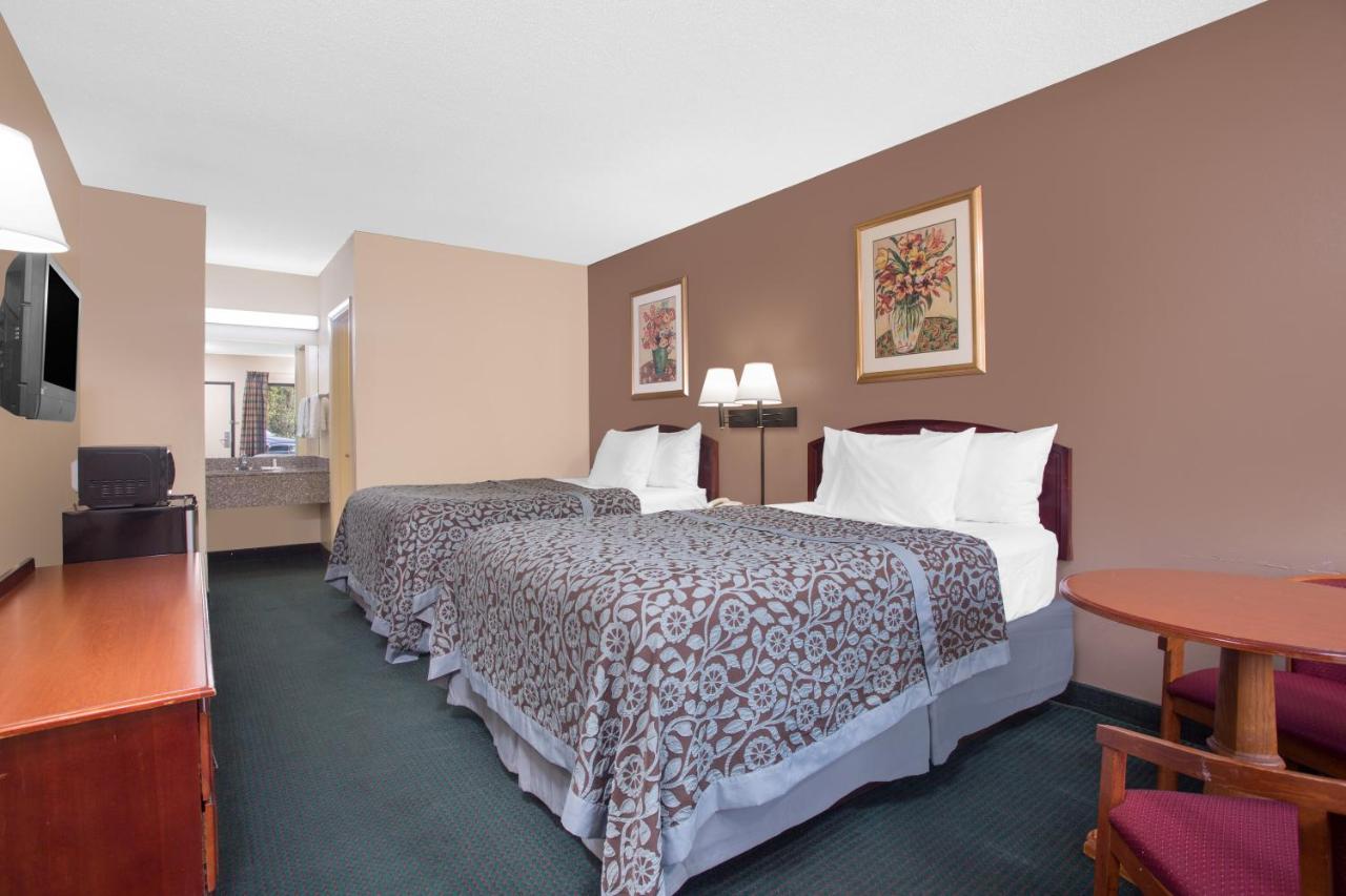 Deluxe Double Room with Two Double Beds - Non-Smoking at Days Inn by Wyndham Dublin GA