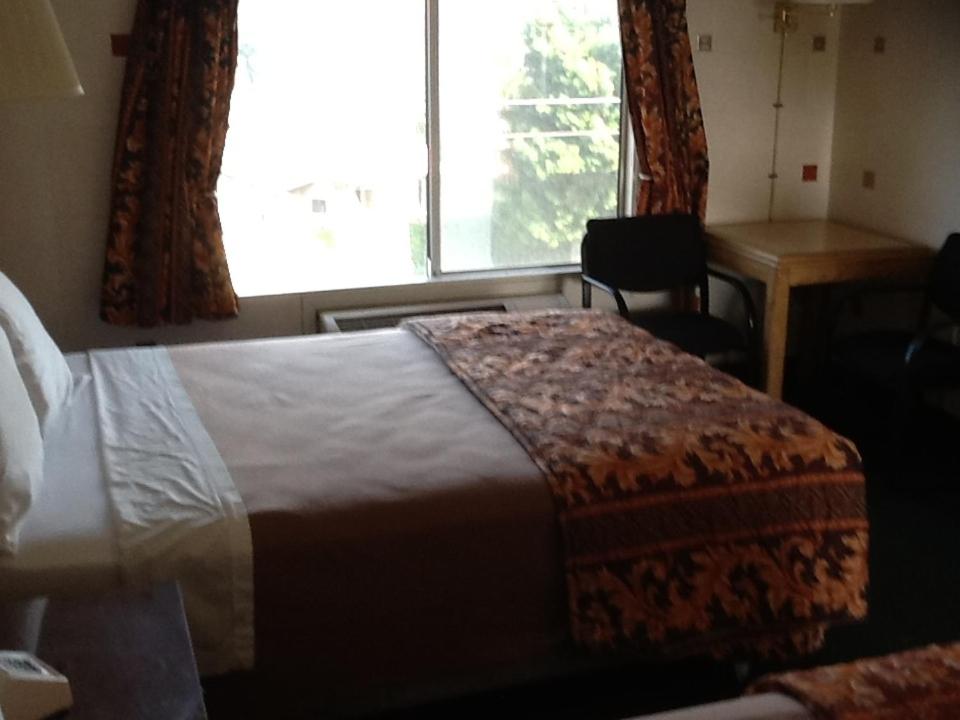 | Downey Inn Luxury Suites