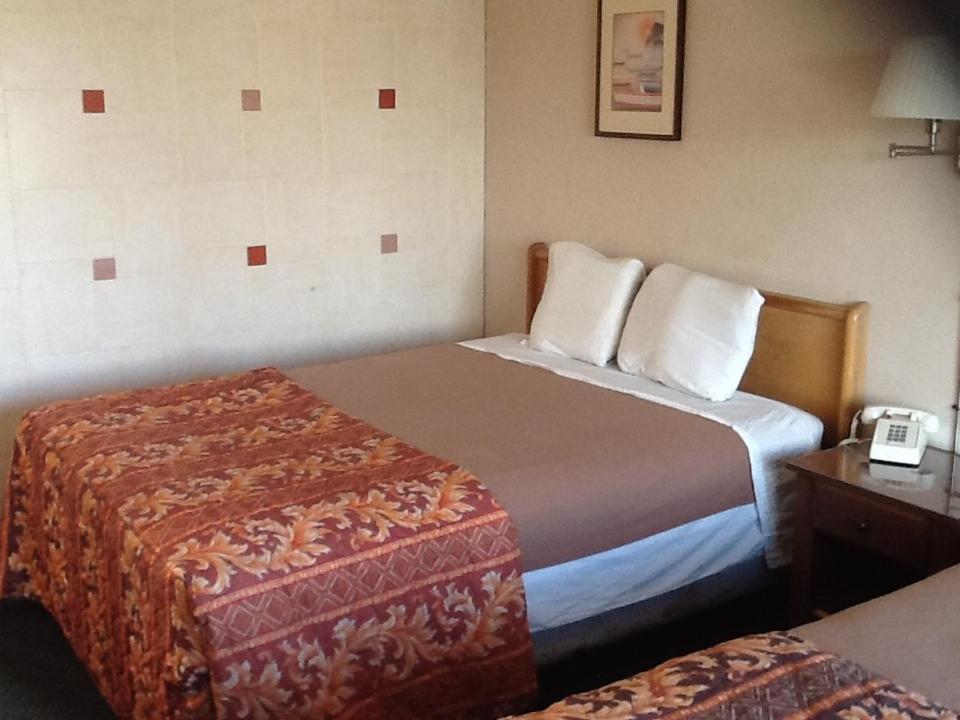 | Downey Inn Luxury Suites