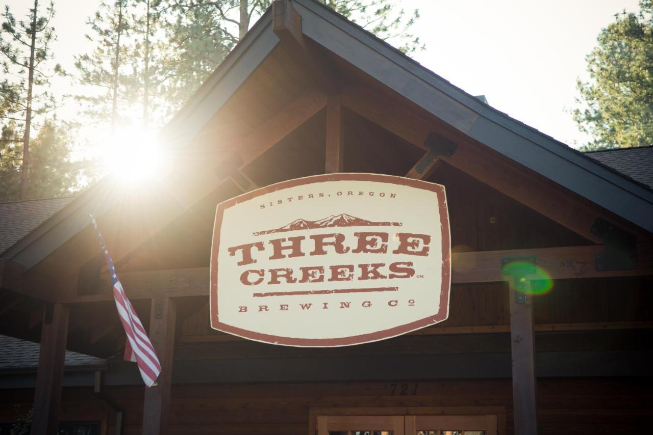 | FivePine Lodge