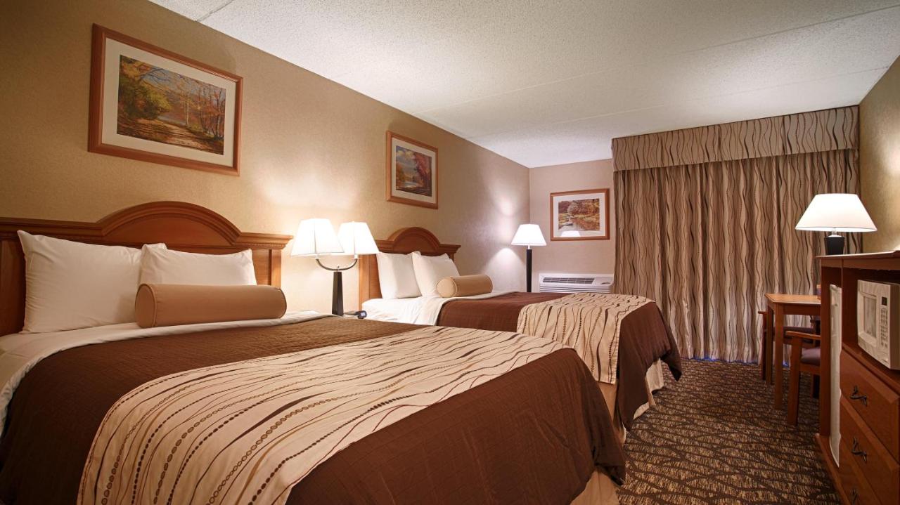 Deluxe Double Room with Two Double Beds and Spa Bath at Best Western Clifton Park