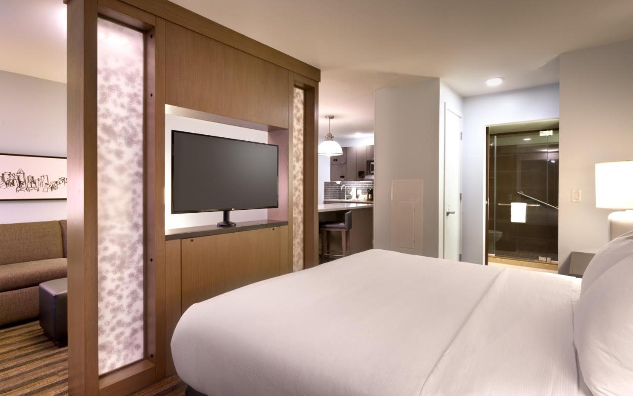 Studio King Kitchen at Hyatt House Portland/Downtown