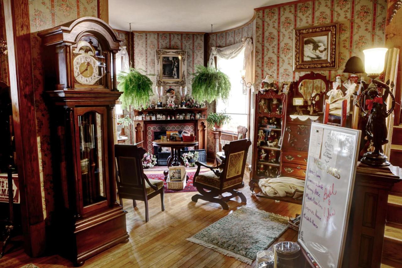 | The Queen, A Victorian Bed & Breakfast