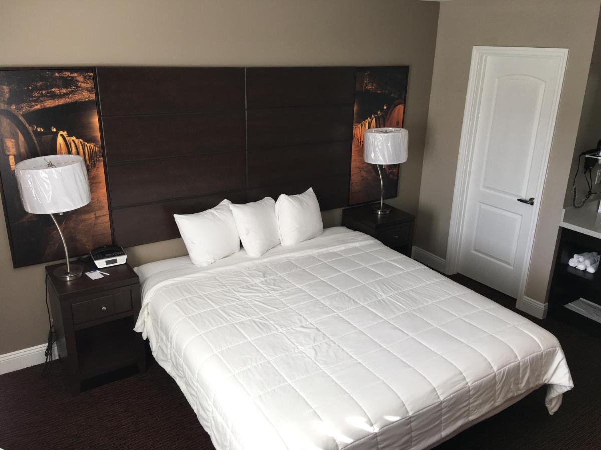 King Room - Non-Smoking at Vallejo Inn