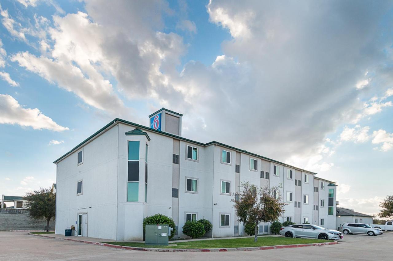 | Motel 6-Weatherford, TX
