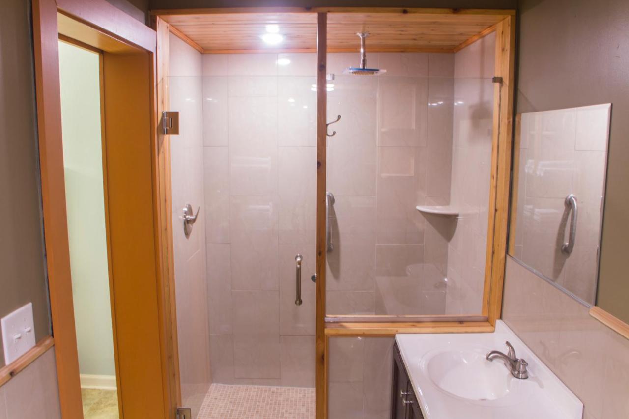 | Chateau Suites