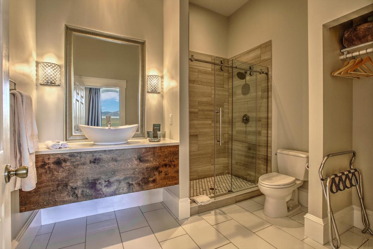 | The Harkness Hotel