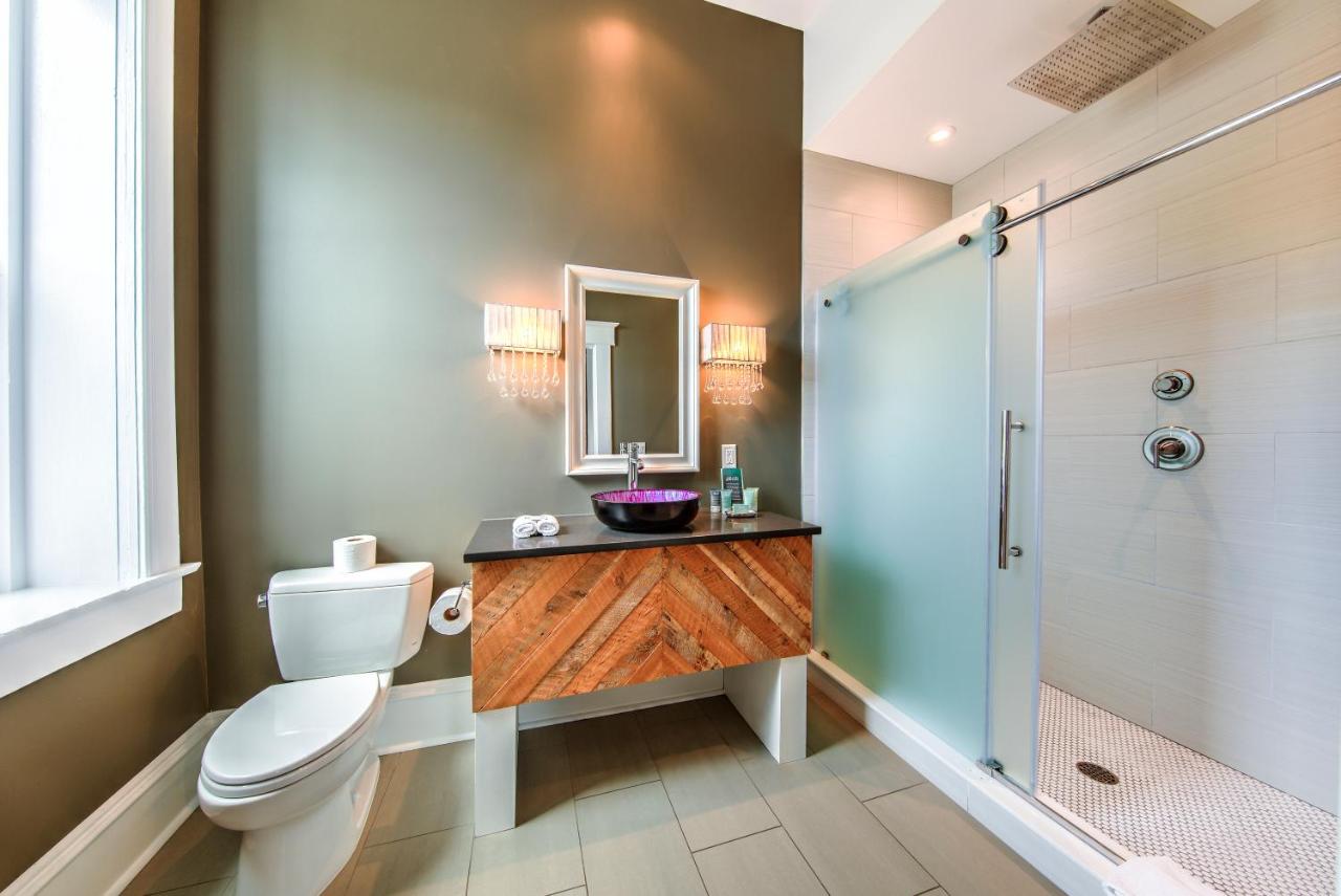 | The Harkness Hotel