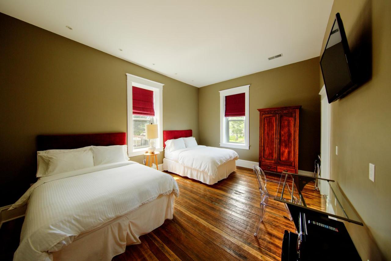 | The Harkness Hotel