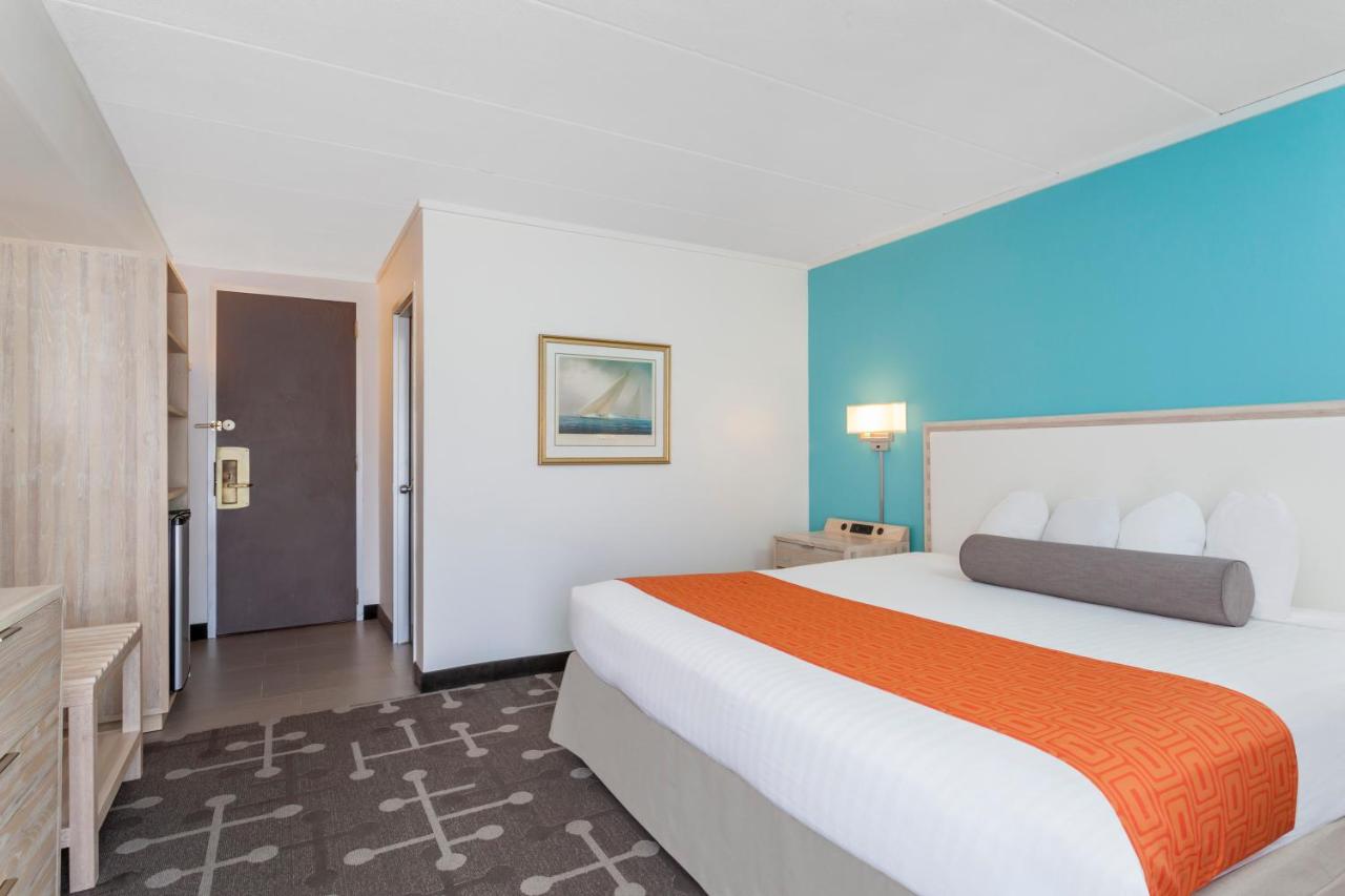 King Room - Non-Smoking at Howard Johnson by Wyndham Mystic
