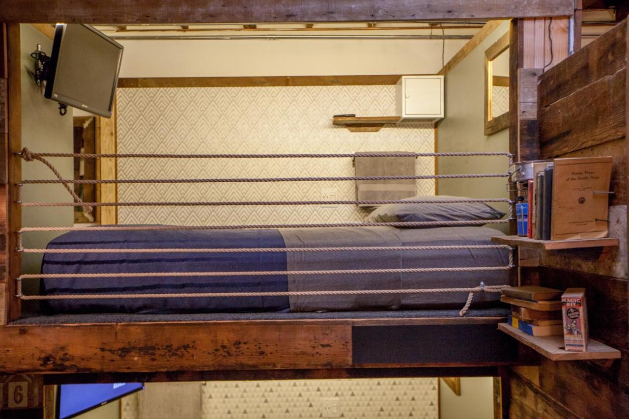  | PodShare Los Feliz