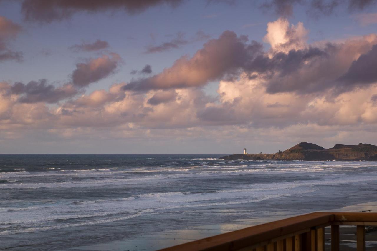 Deluxe King Studio: Ocean View at Inn at Nye Beach