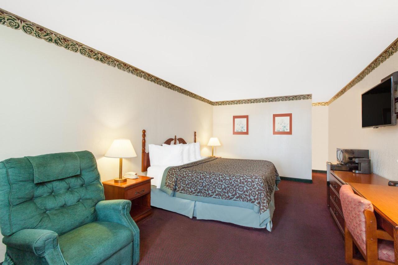 | Days Inn by Wyndham Erick
