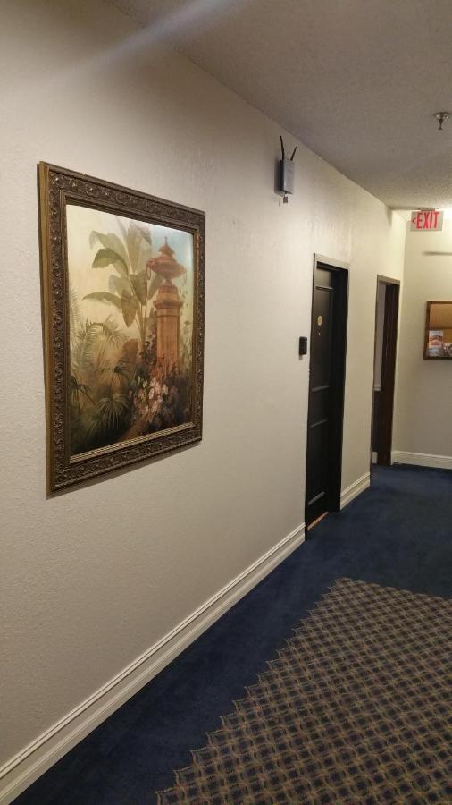 | Hyde Park Hotel