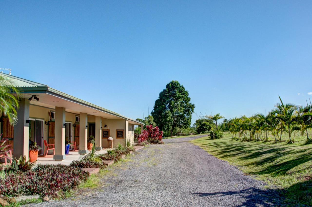| Mahana House Country Inn