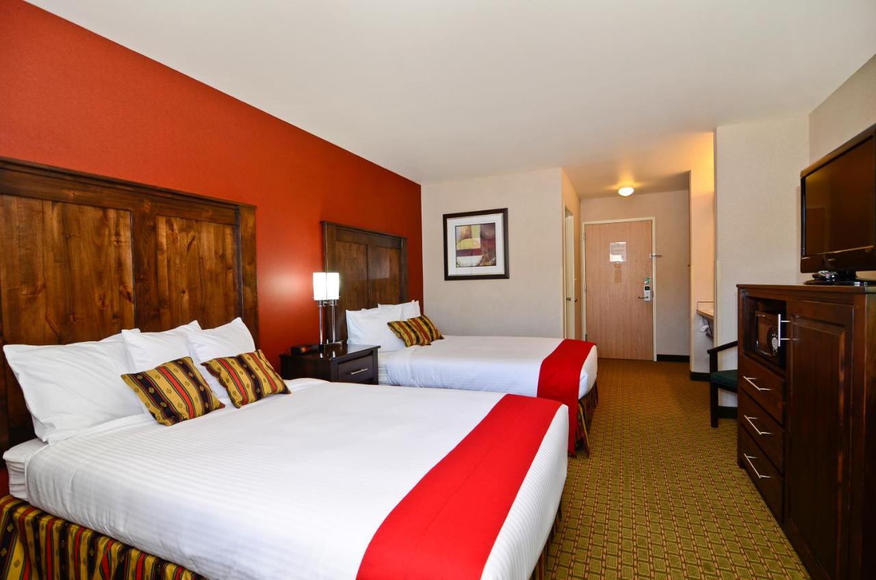 Double Room with Two Double Beds - Non-Smoking at Inn America - Lewiston