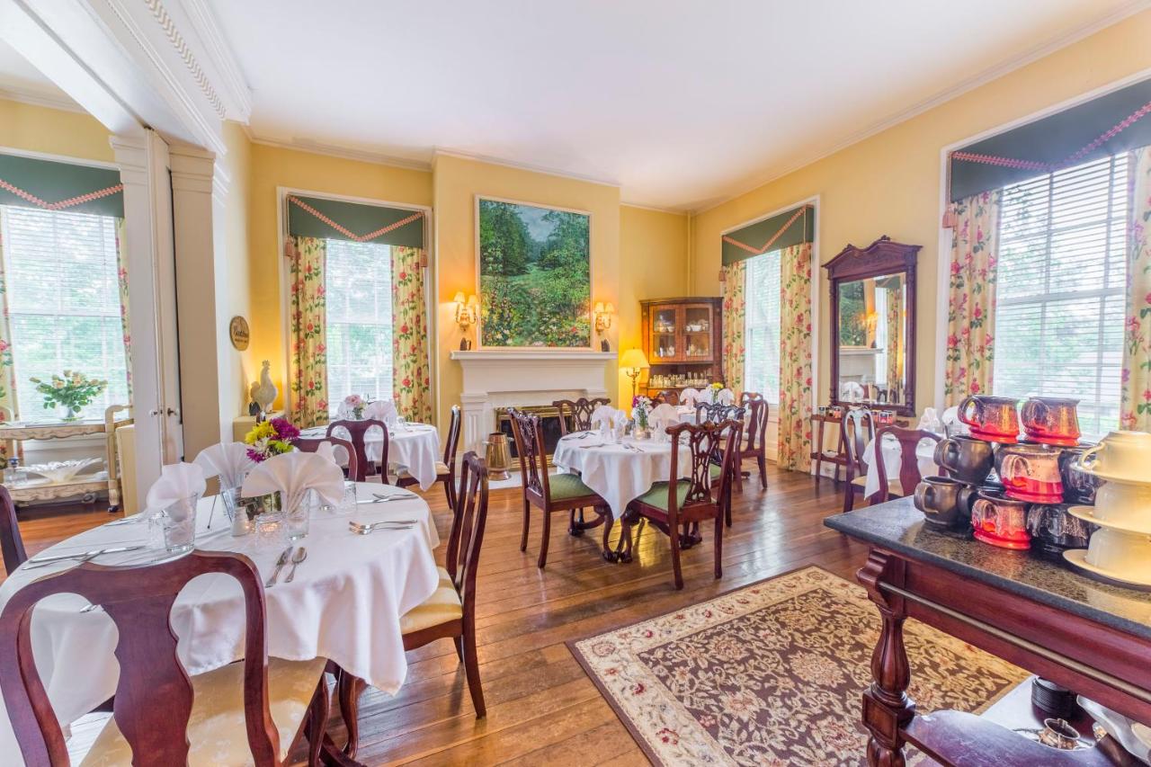 | Bourbon Manor Bed & Breakfast Inn