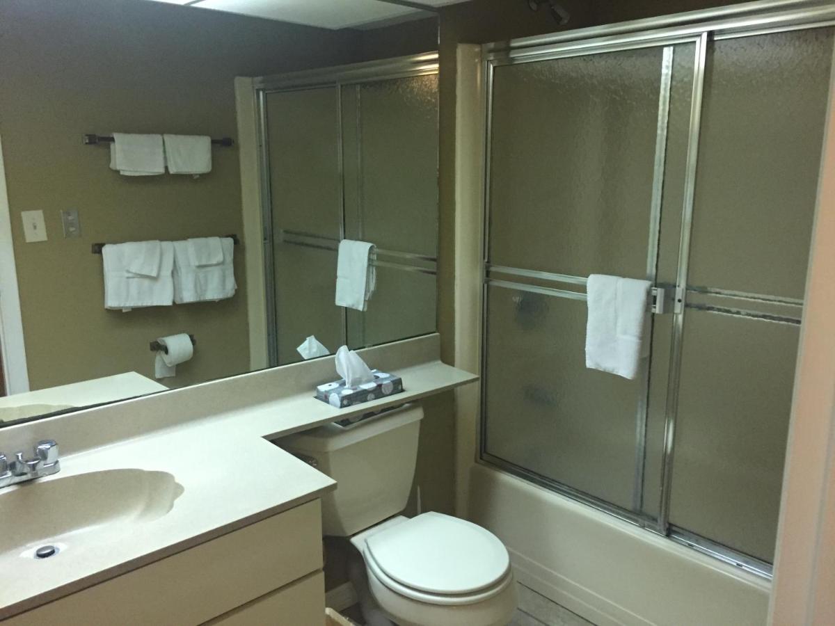 | Charlotte Bay Resort