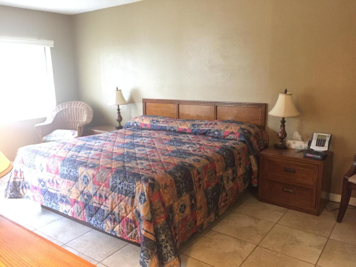 | Charlotte Bay Resort