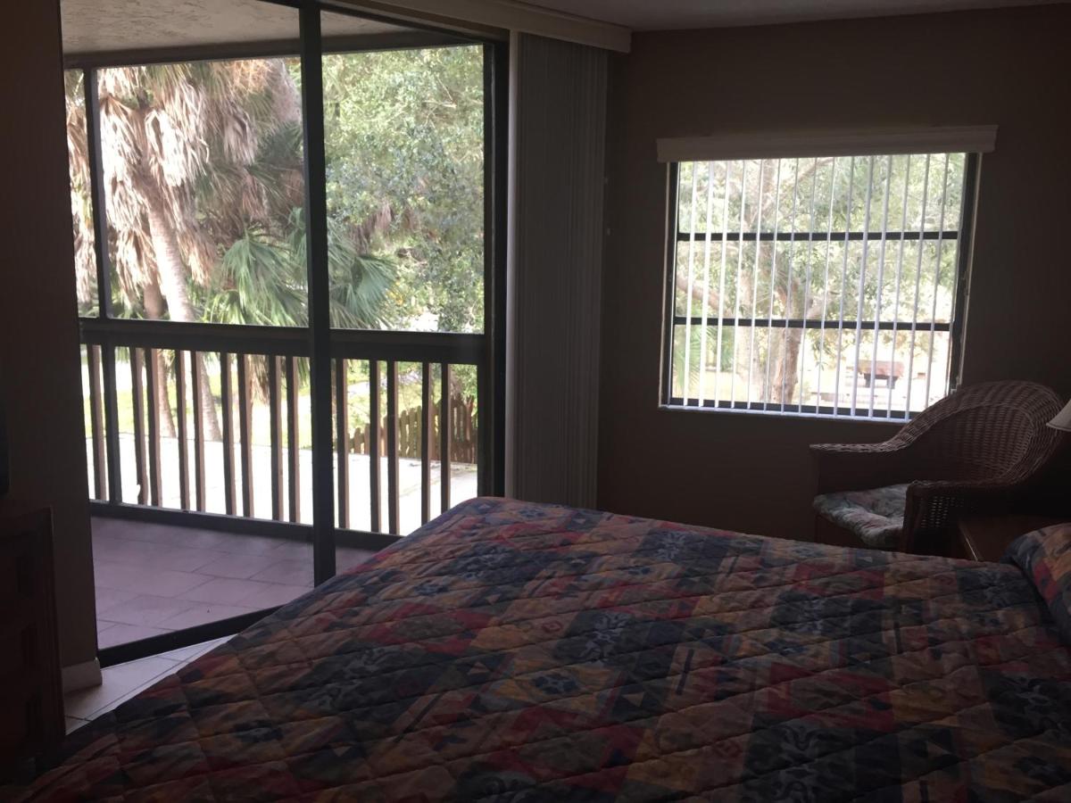 | Charlotte Bay Resort