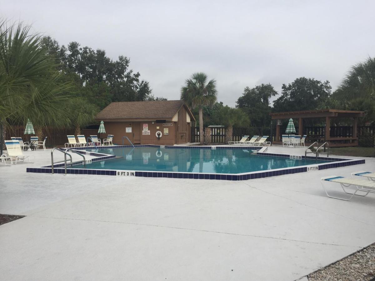 | Charlotte Bay Resort