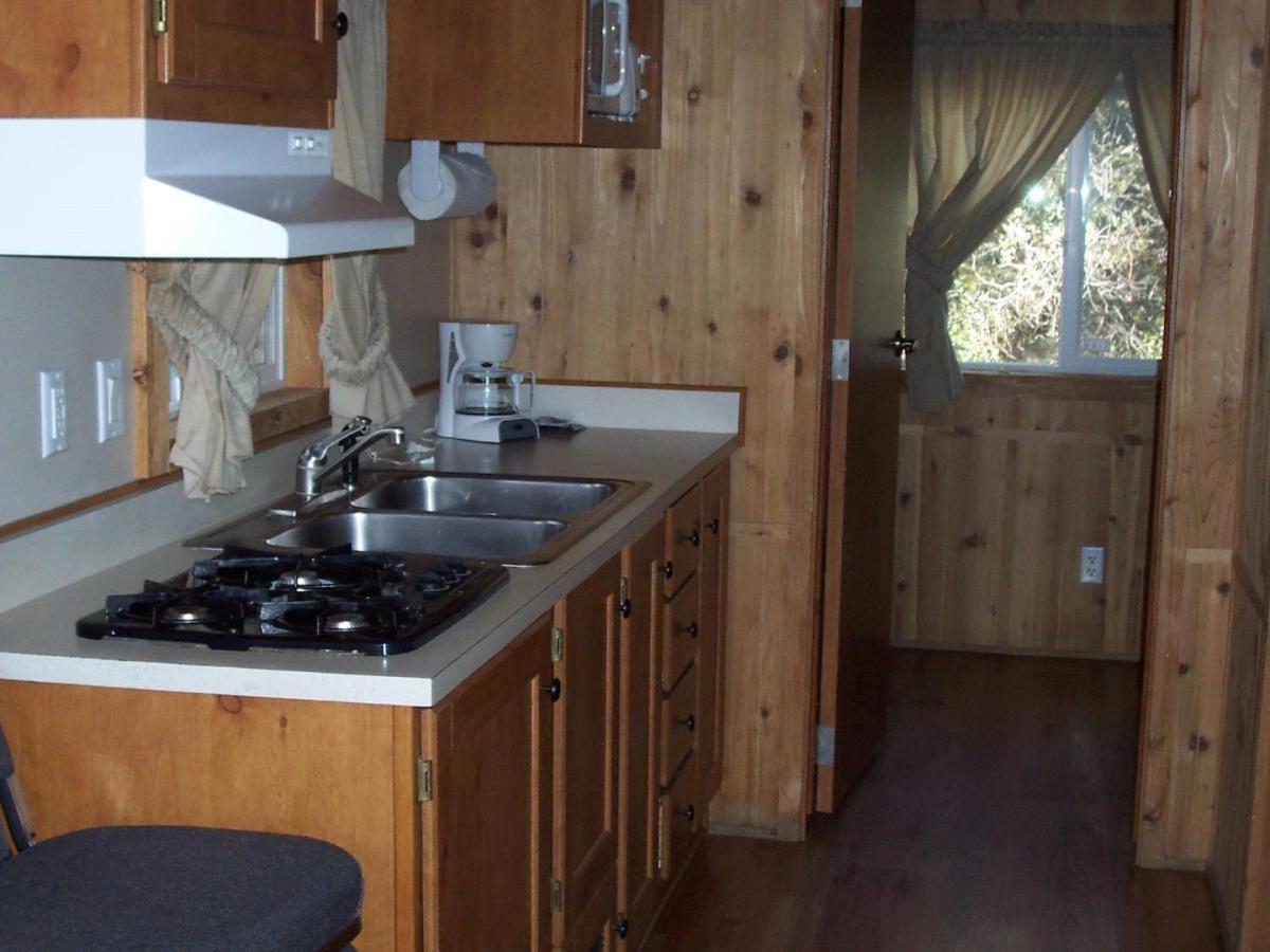  | Lake of the Springs Camping Resort Cabin 4