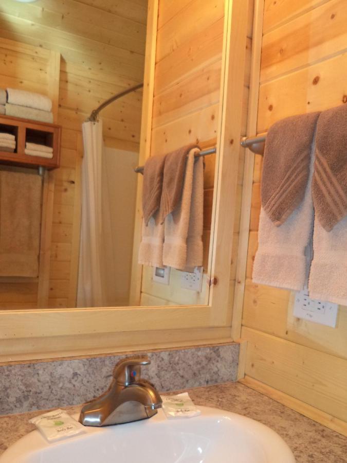  | Palm Springs Camping Resort Cabin 3