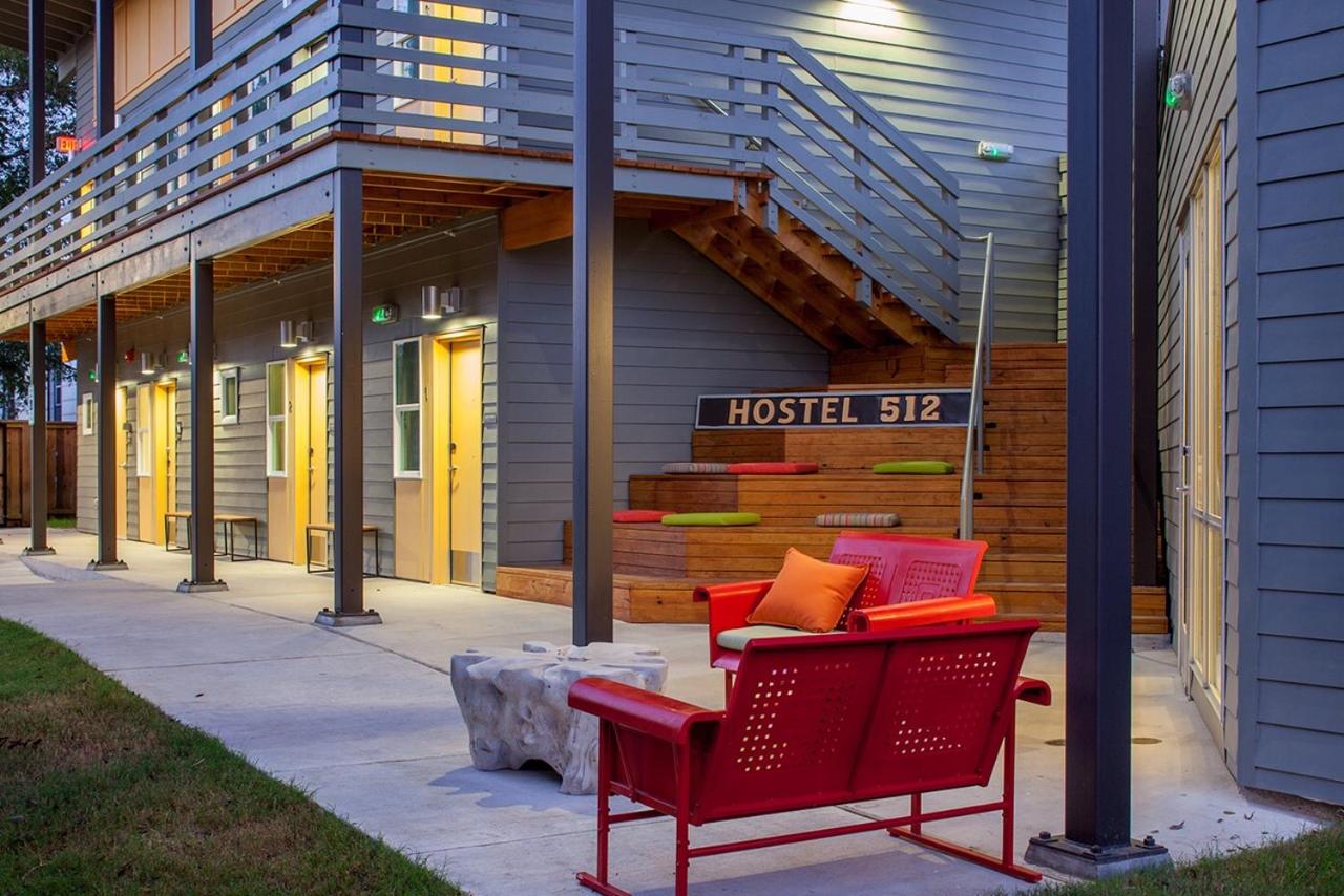 | HOSTEL 512