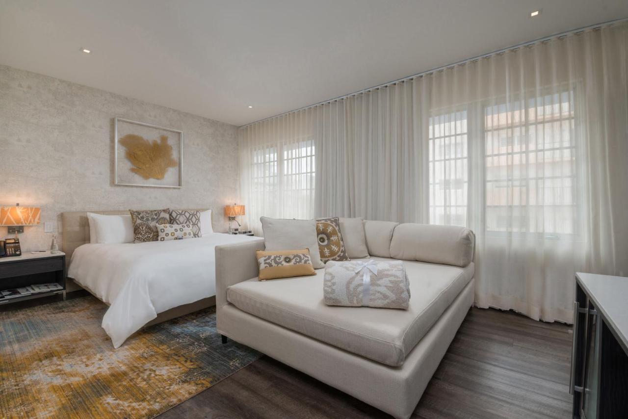 Deluxe King Studio at The Marlin Hotel