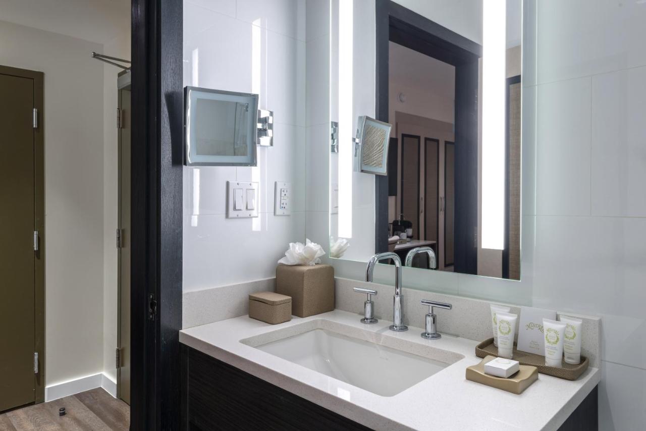 Deluxe Suite at The Marlin Hotel