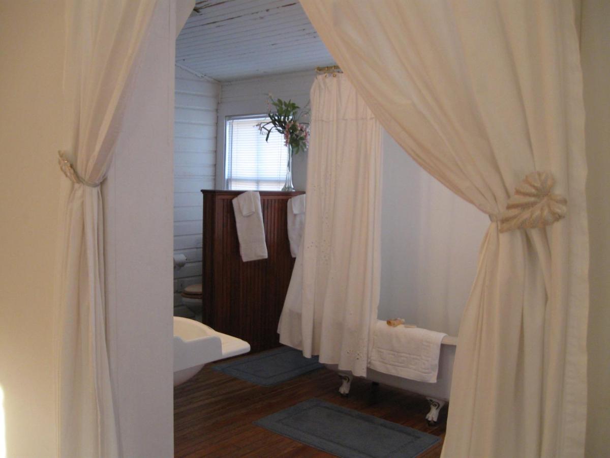  | Pensacola Victorian Bed & Breakfast