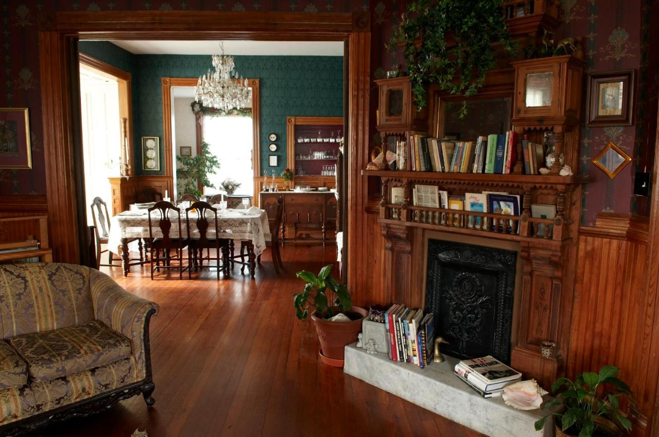  | Pensacola Victorian Bed & Breakfast