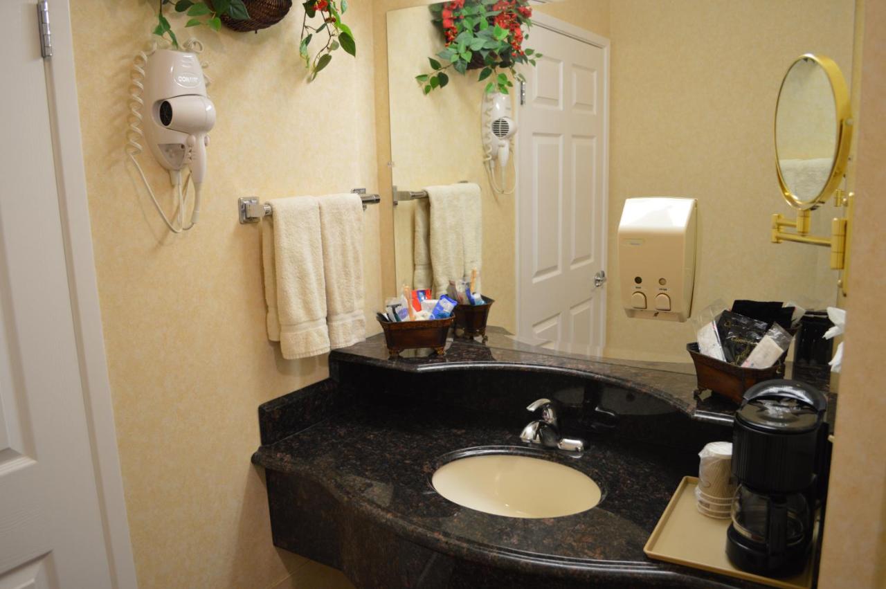 Executive Suite at Dynasty Suites Redlands