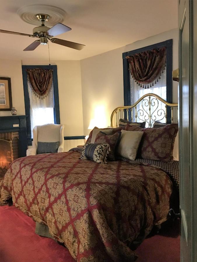 | Parsonage Inn Bed and Breakfast