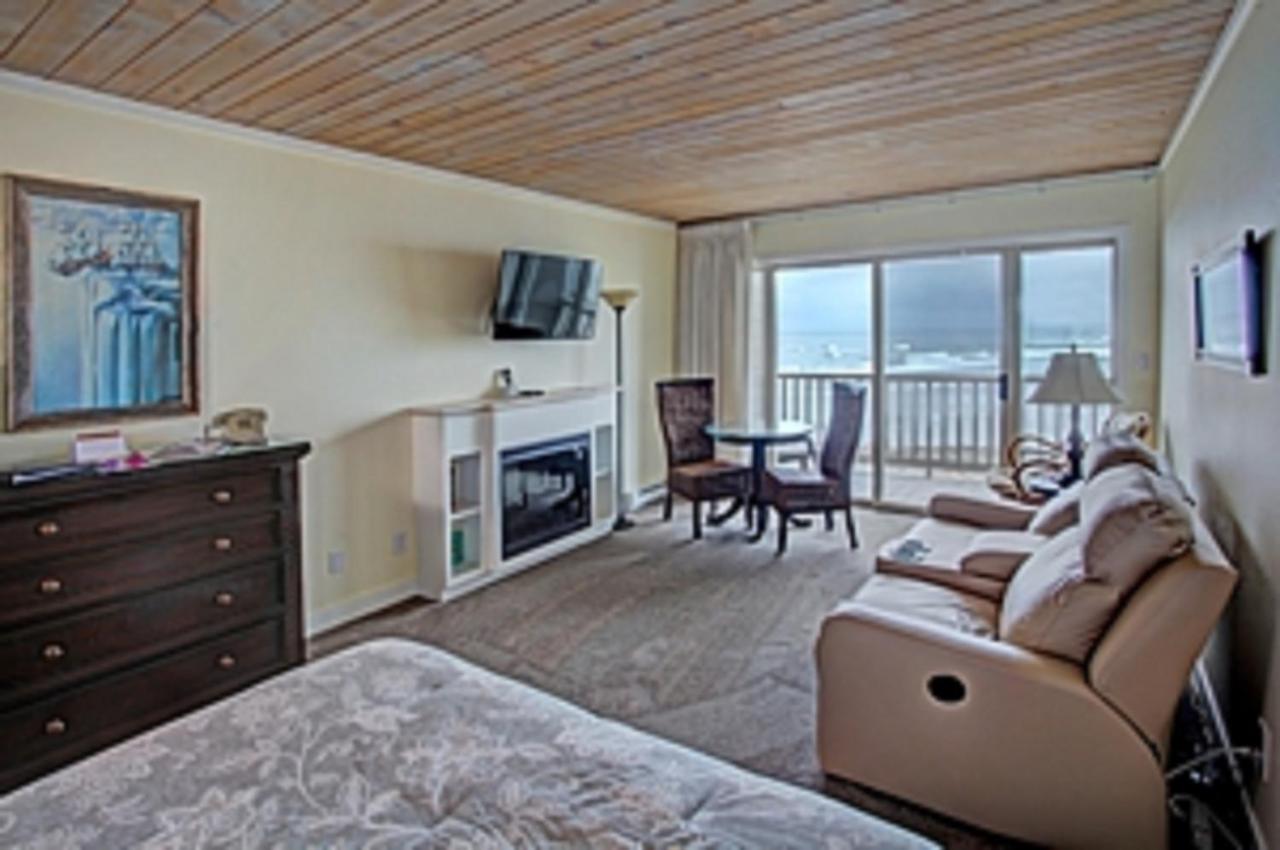 | Lanai at the Cove