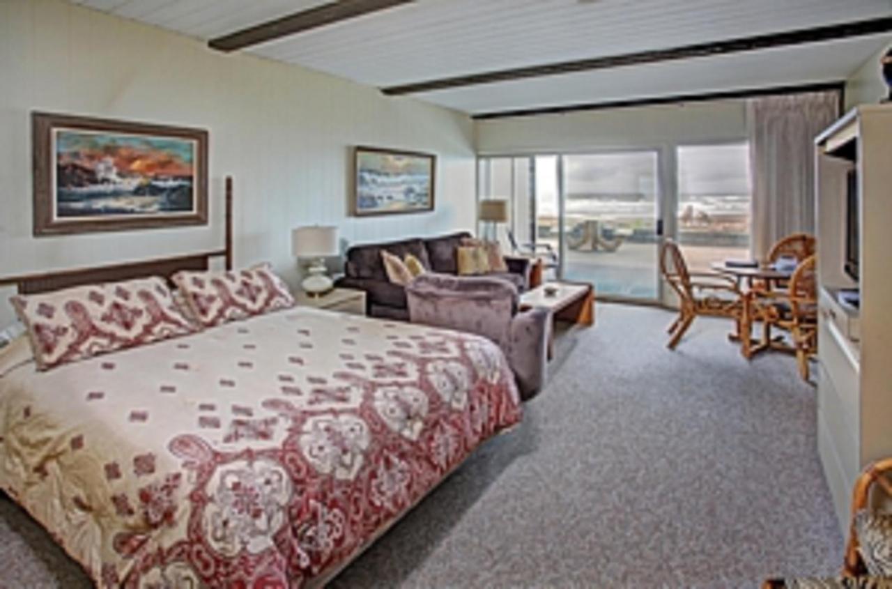 | Lanai at the Cove