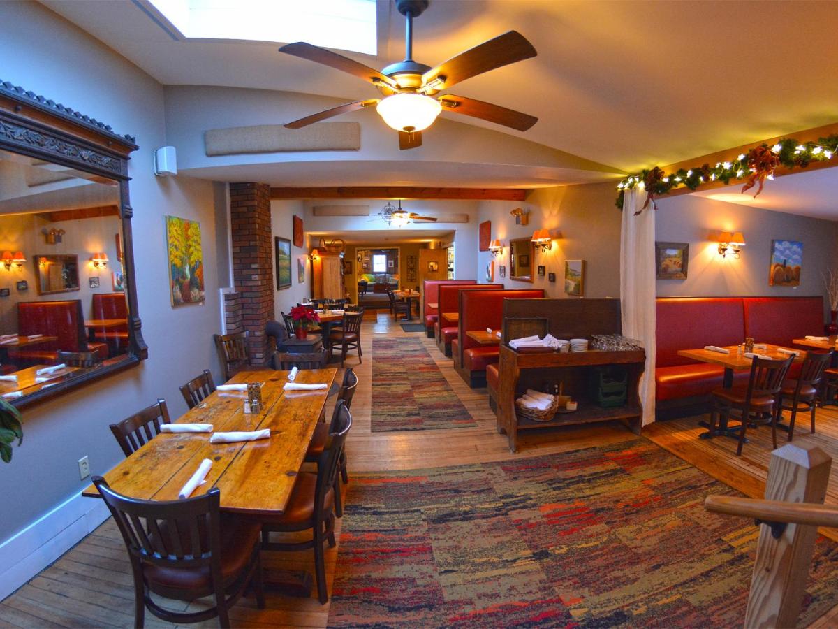 | Hyde Away Inn