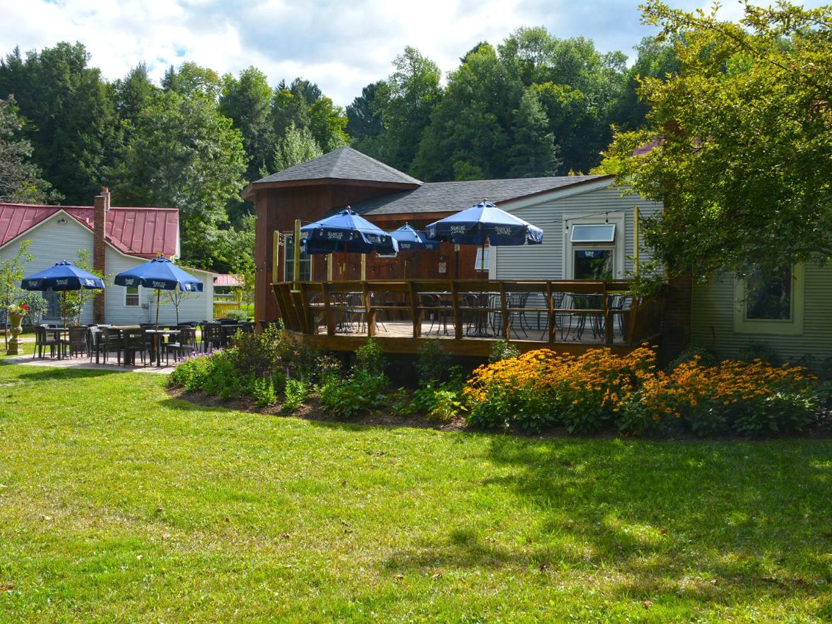 | Hyde Away Inn