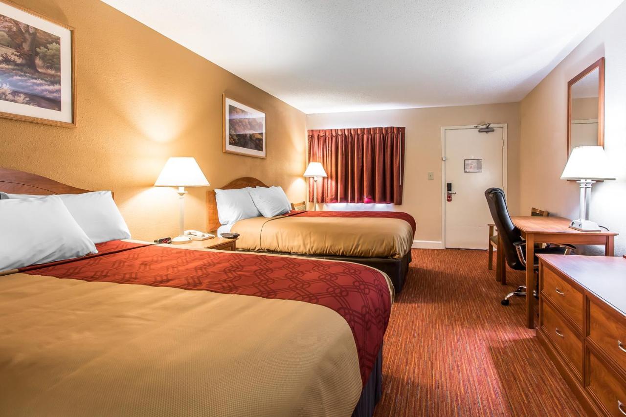 Queen Room with Two Queen Beds - Smoking at Econo Lodge Inn & Suites Huntsville University Area