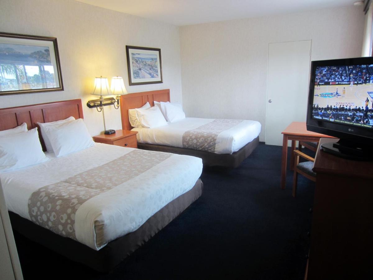 | Newport Channel Inn