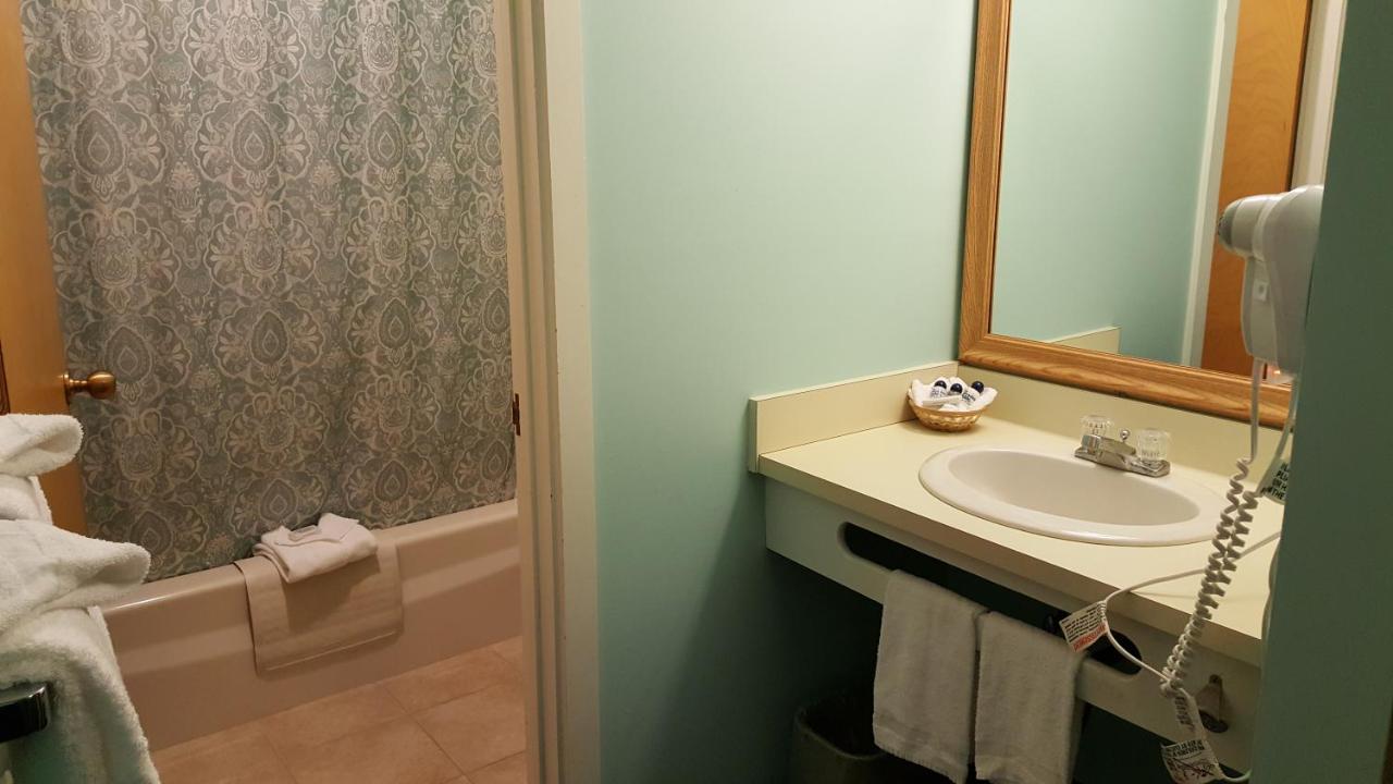 | Cascades Lodge