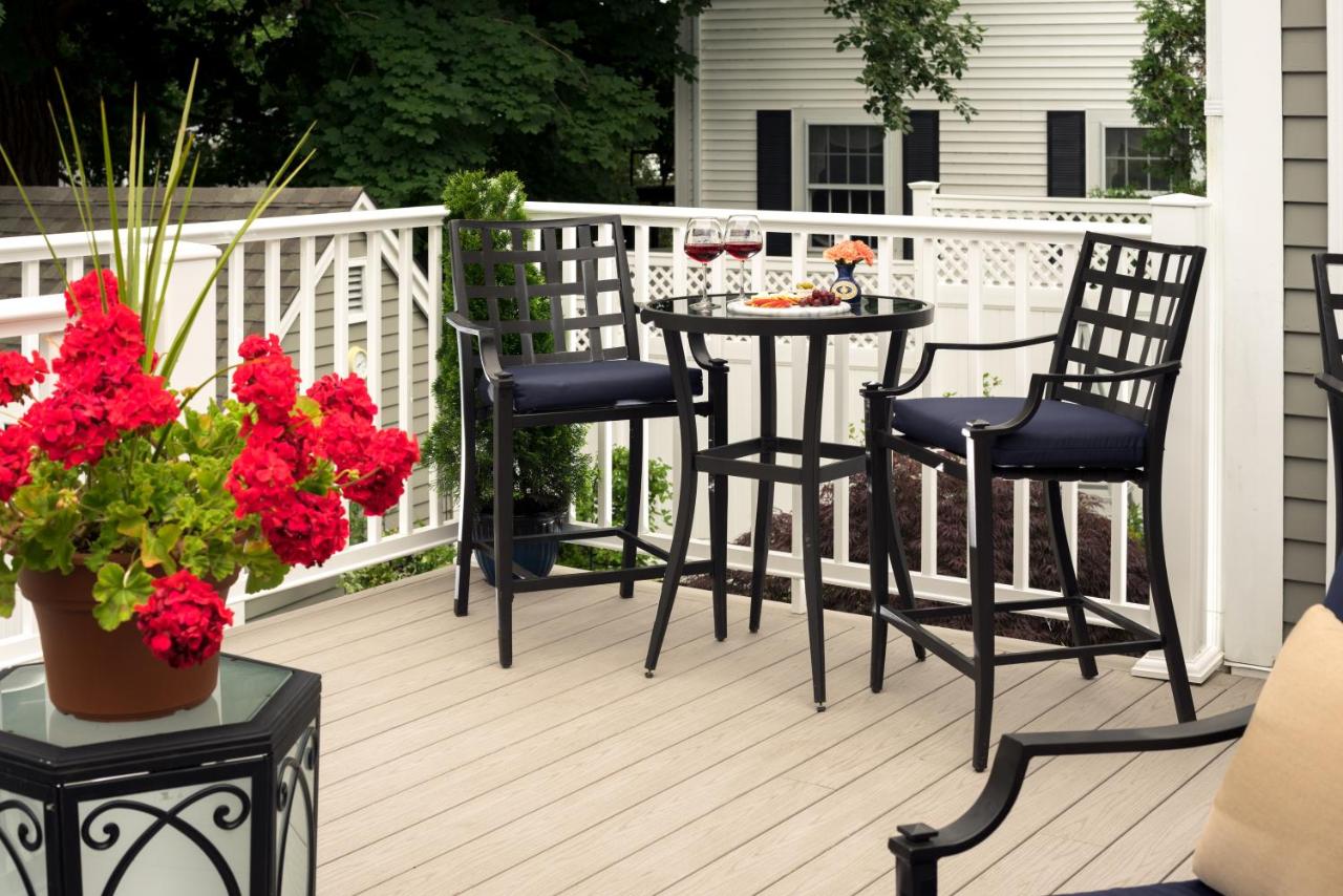 | Old Harbor Inn